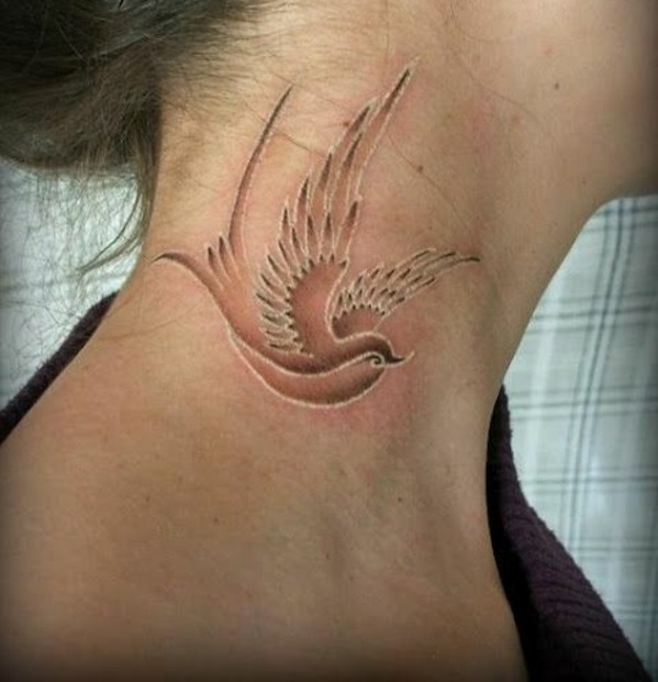 nacken tattoo vorlagen vogel mit schatten